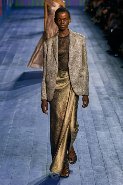 Look 33